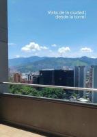 RentalsOP AN01 Apto cerca al lleras con balcon y piscina climatizada, cerca a provenza, ubicado min del aeropuerto - Chambres d'hôtes Medellín
