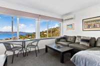 B&B Sandy Bay - Spectacular Views - One Bedroom Unit - Free Parking - Free WIFI - Bed and Breakfast Sandy Bay