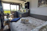 The Cloves Farm Shepherd’s Hut - B&B Lydford