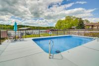 Stunning Lake Hamilton Getaway with Hot Tub! - B&B