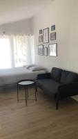 Studio refait à neuf avec jardin Aigues Mortes - Bed and Breakfast
