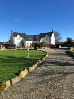 Cart-Tws Bach cosy three bedroom home near St Davids and Pembrokeshire coast path - B&B Treffynnon