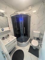Apartman Paola - massage chair- 0-24 self check IN OUT- Županja - B&B