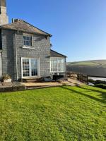 NEW 2023 Modern Luxury Holiday Home on the Beach in Devon - Free Parking, Pets Welcome, Sleeps 10 - B&B