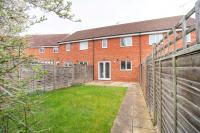 Central location -3 Beds, 2 baths , off-street parking, fast Wifi, sleeps 7 - Chambres d’hôtes Ashby-de-la-Zouch