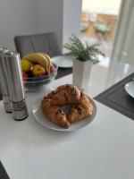 Elegant 2-bedroom apartment with free parking - B&B