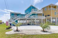 Walk to Shore Freeport Beach House with Grill! - B&B