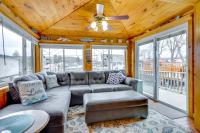 Lime Lake Cottage with Lakefront Deck and Dock! - B&B