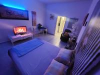 B&B Haifa - Modern Studio Central Haifa Free WiFi דירת נופש מאובזרת בחיפה - Bed and Breakfast Haifa