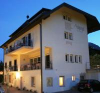 B&B Tscherms - Pension Angergut - Bed and Breakfast Tscherms