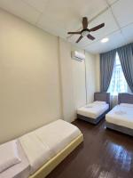 The Neighbour KKB - Rooms with shared bathroom - Whole unit has 4 rooms - B&B