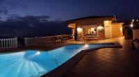 Beautiful Private Villa Great Views and Private Pool - B&B
