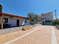 Apartment with Garden View