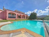 Villa Olea Corfu Luxury Villa with Infinity Pool & Panoramic Views near Achillion Palace - Chambres d’hôtes