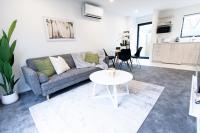 B&B Christchurch - Beachside Haven 1 bed 1 bath - Bed and Breakfast Christchurch