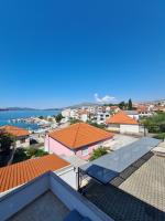Modern apartment near the sea-Miše - B&B