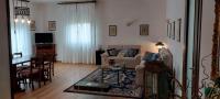 Apartment mit Balkon
