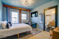 B&B Waunakee - 202 - Single Queen - Bed and Breakfast Waunakee