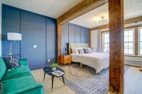 206 - King Suite - Bed and Breakfast Waunakee