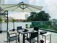 B&B Johor Bahru - Paragon Residence 8-12pax-Big Balcony with BBQ - Bed and Breakfast Johor Bahru
