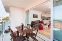 Deluxe Apartment mit 1 Schlafzimmer, Balkon und Meerblick - 1. Etage