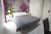 Pension Foster - B&B Madrid