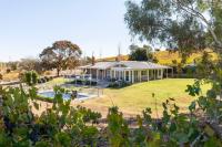 O'Briens of Clare - Stylish Pet Friendly Vineyard Accommodation - B&B