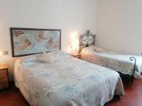 Dreibettzimmer mit Bad