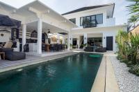 Villa Laut, Sumptuous 4BR Luxury Villa within Walking Distance to Seseh Beach - Ferienwohnung Canggu
