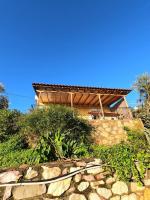 Cozy garden cottage with stunning sea views - Bed and Breakfast