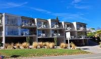 Prime Location in Town Centre with Alpine Views - B&B