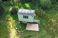 B&B Halesworth - The Warren - Cosy Shepherds Hut in beautiful wild meadow - Bed and Breakfast Halesworth