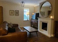 Stunning Beverley Bungalow w Fireplace, private parking, and garden - Ferienwohnung Beverley