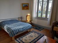 Devant le canal, trois grandes chambres, 85m2, animaux bienvenus - Bed and Breakfast