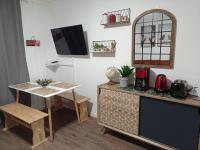 Appartement rénové avec parking plein centre - Chambres d’hôtes