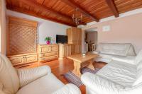 Apartment mit Balkon