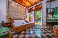 Kamer met Kingsize Bed en Uitzicht op het Zwembad