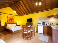 Casa el Mirlo: Paraíso rural con piscina y hermosos jardines en Icod de los Vinos, Tenerife - ES-279-20 - Chambres d'hôtes Icod de los Vinos