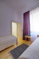 Zweibettzimmer mit Bad