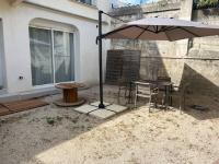 La Glycine - Parking gratuit - AC CLIM - Cour privé - - Chambres d’hôtes Villeneuve-lès-Avignon