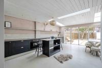 sea side cottage near beach - B&B West Wittering