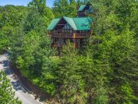 B&B Gatlinburg - Eagles Point Lodge, 4 Bedrooms, Sleeps 16, View, Pool Access, Game Room - Bed and Breakfast Gatlinburg