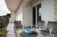 Apartamento con balcón