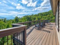 B&B Gatlinburg - On Eagle's Wings, 2 Bedrooms, Sleeps 8, Hot Tub, Theater, Pool Access - Bed and Breakfast Gatlinburg