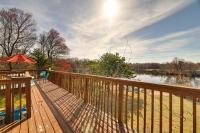 Dock and Fire Pit Lakefront Poconos Retreat! - Bed and Breakfast Long Pond