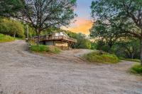 Casita 3 Rios Secluded Mountain Top Home Minutes to Sequoias & Kings Canyon - Chambres d'hôtes Three Rivers