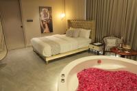 B&B Ahmedabad - Apricot Motera - Bed and Breakfast Ahmedabad