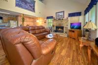 B&B Gatlinburg - Mountain Hideaway, 1 Bedroom, Sleeps 2, Wood Fireplace, WiFi, Pool Table - Bed and Breakfast Gatlinburg