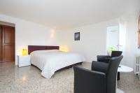 Albrizzi - Three-Bedroom Apartment