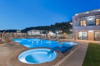 Luxurious Villa Micha - With 150m Pool - B&B Roumelí
